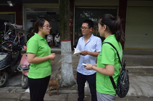 云顶yd2223线路检测组织开展党风建设进社区志愿宣传活动