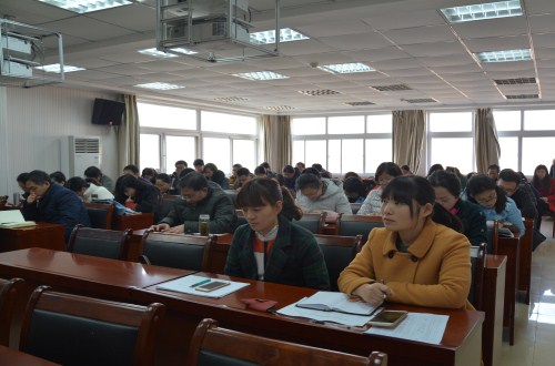 云顶yd2223线路检测举行“深入学习贯彻谢伏瞻书记 在河南师范大学宣讲党的十九大精神专题党课报告精神” 专题辅导报告