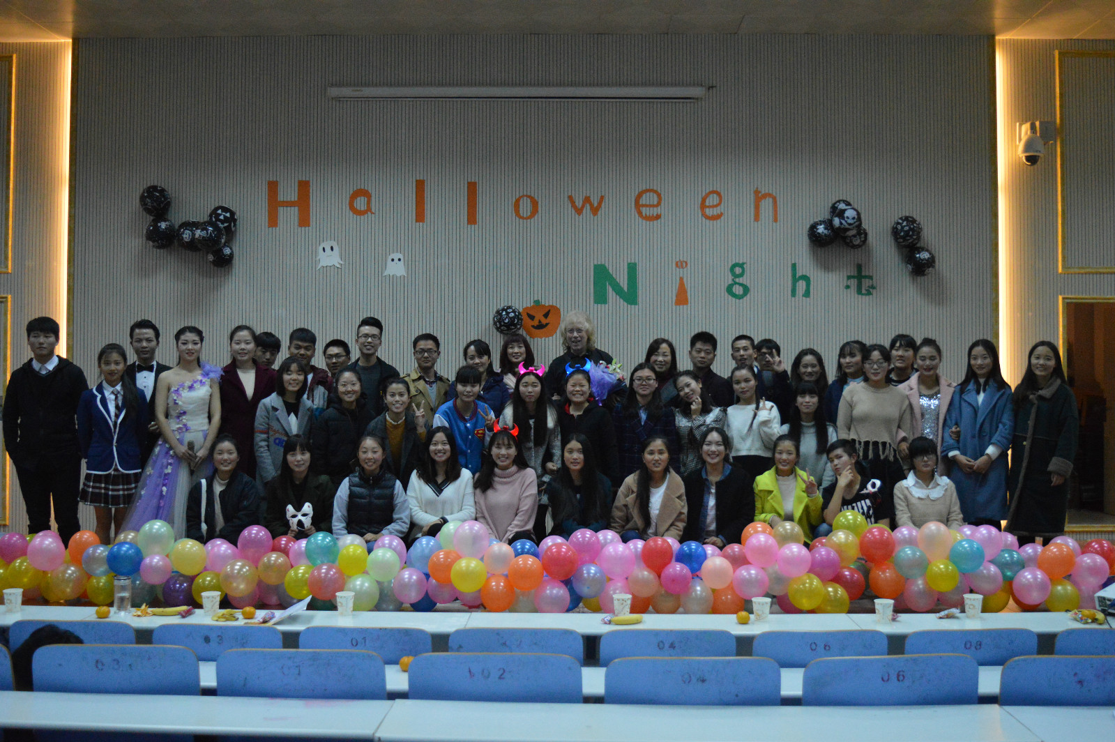 云顶yd2223线路检测万圣节“欢乐show青春” 文艺广角晚会顺利举行