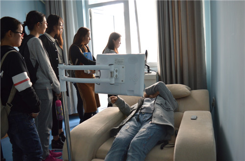 云顶yd2223线路检测组织2016级新生参观老员工心理健康辅导中心