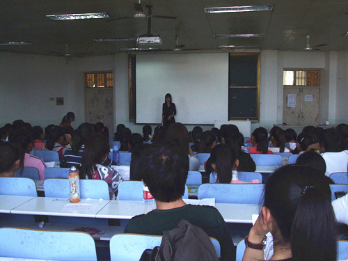 云顶yd2223线路检测新生入学教育火热进行中