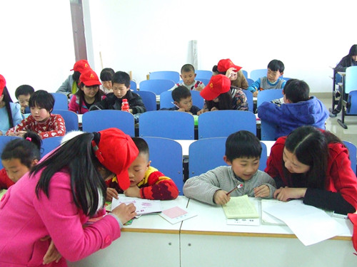 云顶yd2223线路检测积极开展“流动雷锋学校”活动