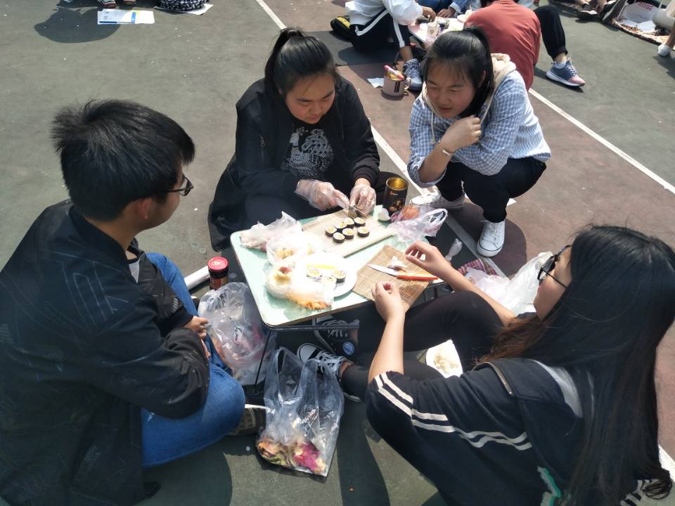 云顶yd2223线路检测成功举办第五届寿司制作大赛