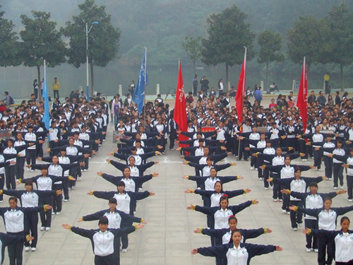 云顶yd2223线路检测在2013年新生广播体操大赛中获佳绩