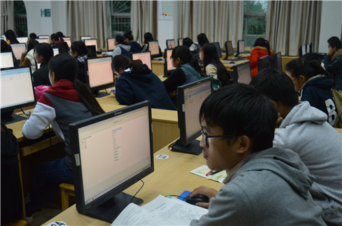  云顶yd2223线路检测积极组织新生进行心理健康普查测试